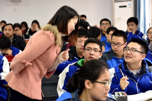 周娈老师荣获湖南师大附中教育集团首届青年教师教学竞赛一等奖